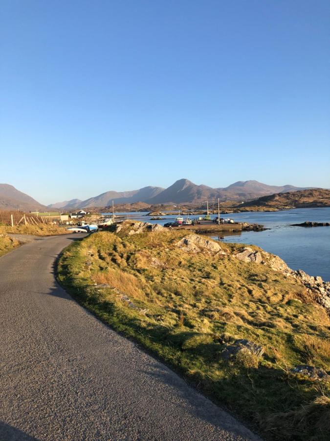 Bruion Connemara Apartment Cleggan Exterior foto