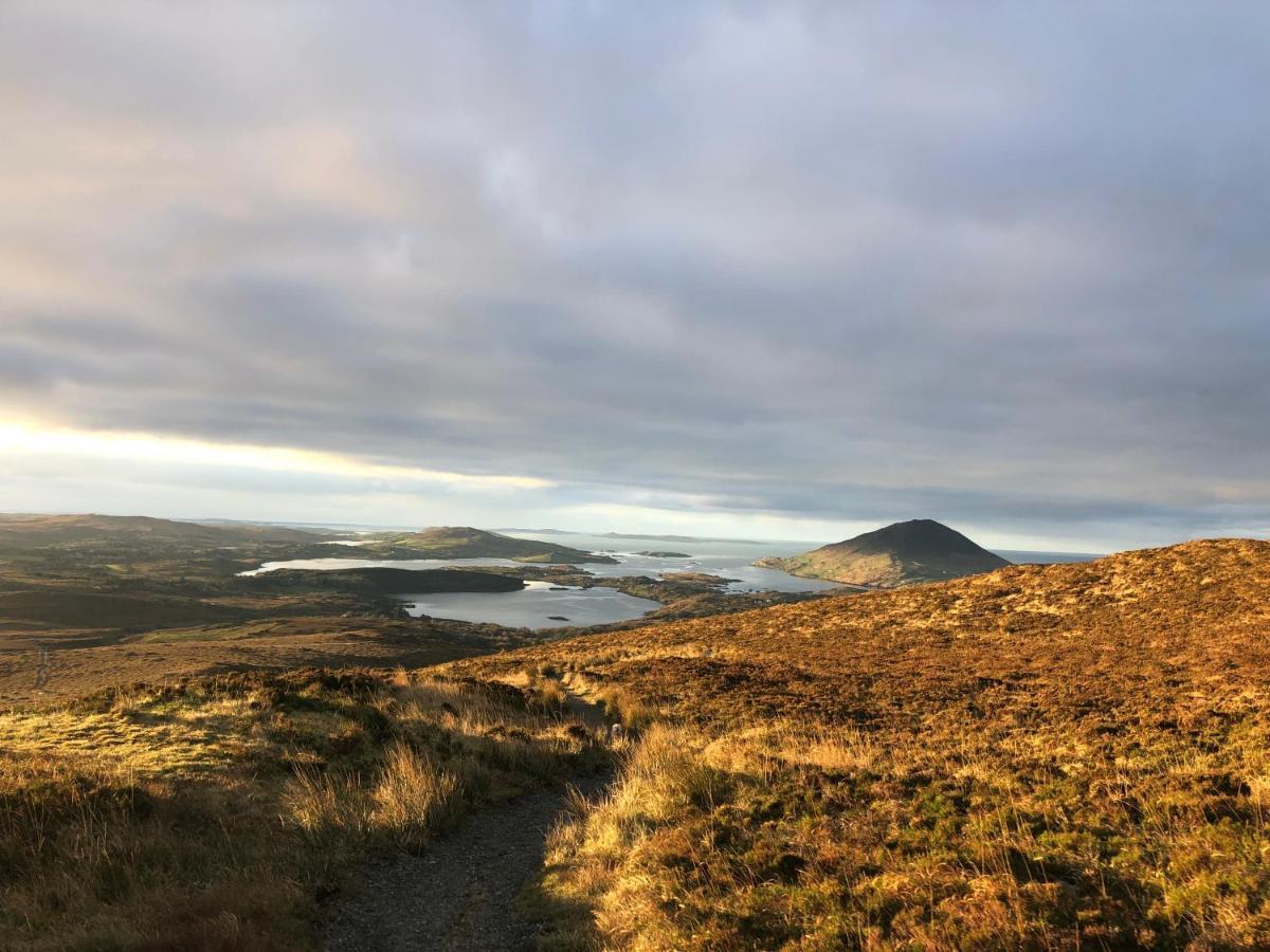Bruion Connemara Apartment Cleggan Exterior foto